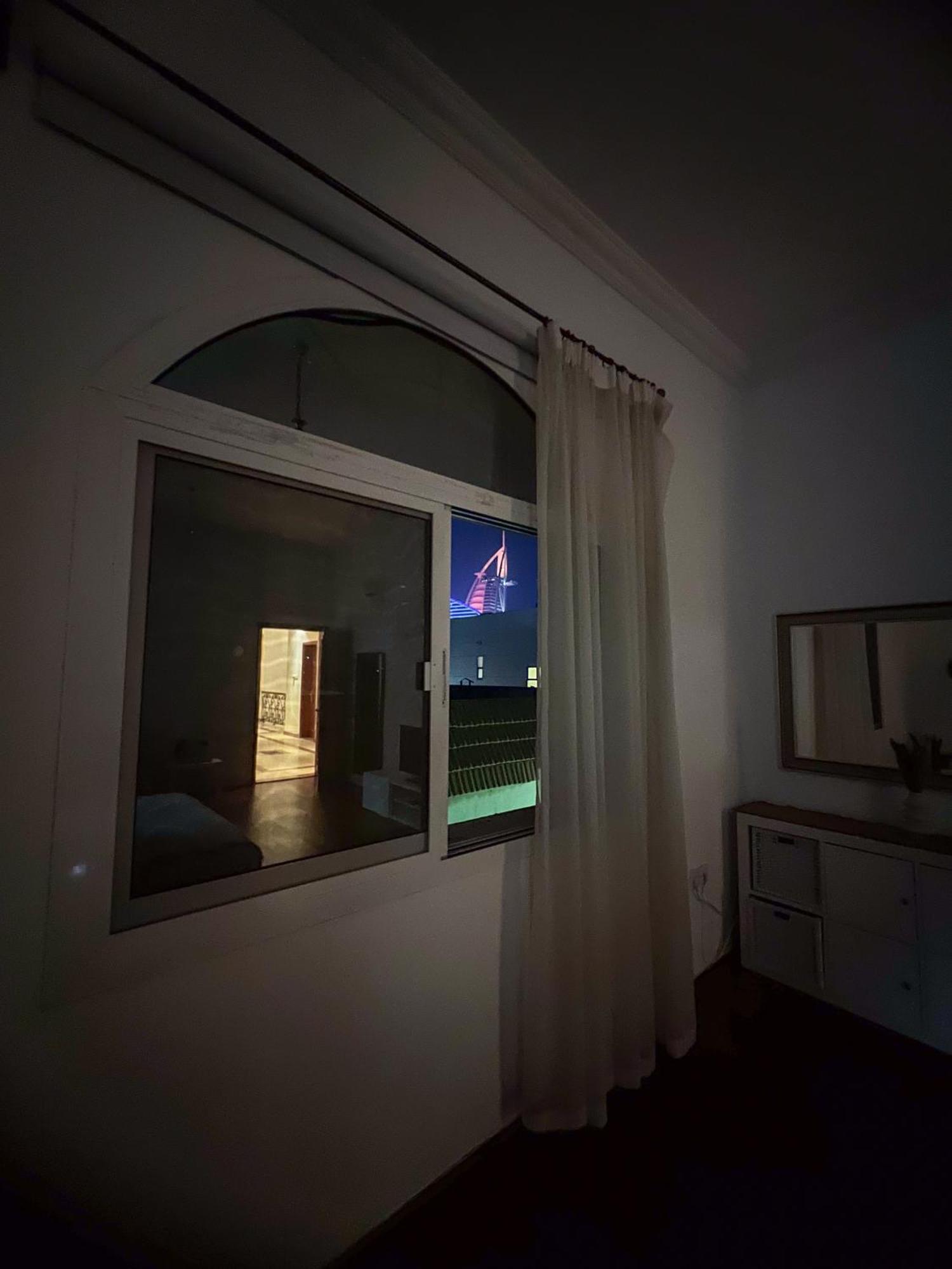 The Jumeirah Проживание в семье *